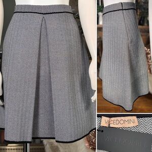 Vicedomini Black & White Chevron Stripe Sweater Skirt w/ Pleated Front, Szs
S-M